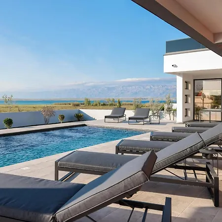 Royal Sands Villa *